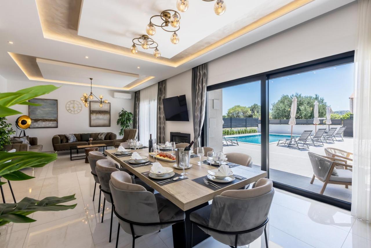 Luxury Villa Diana With Heated Pool And Jacuzzi Dograde Ngoại thất bức ảnh