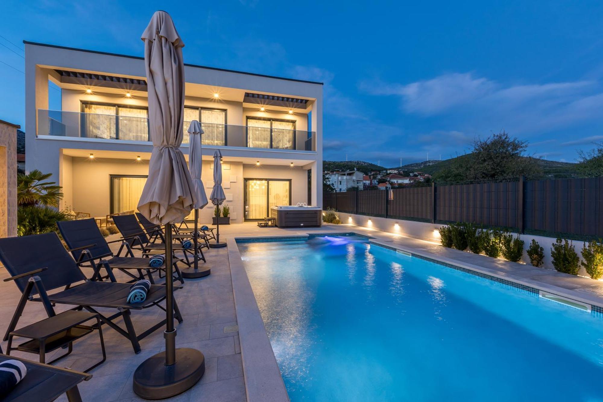 Luxury Villa Diana With Heated Pool And Jacuzzi Dograde Ngoại thất bức ảnh