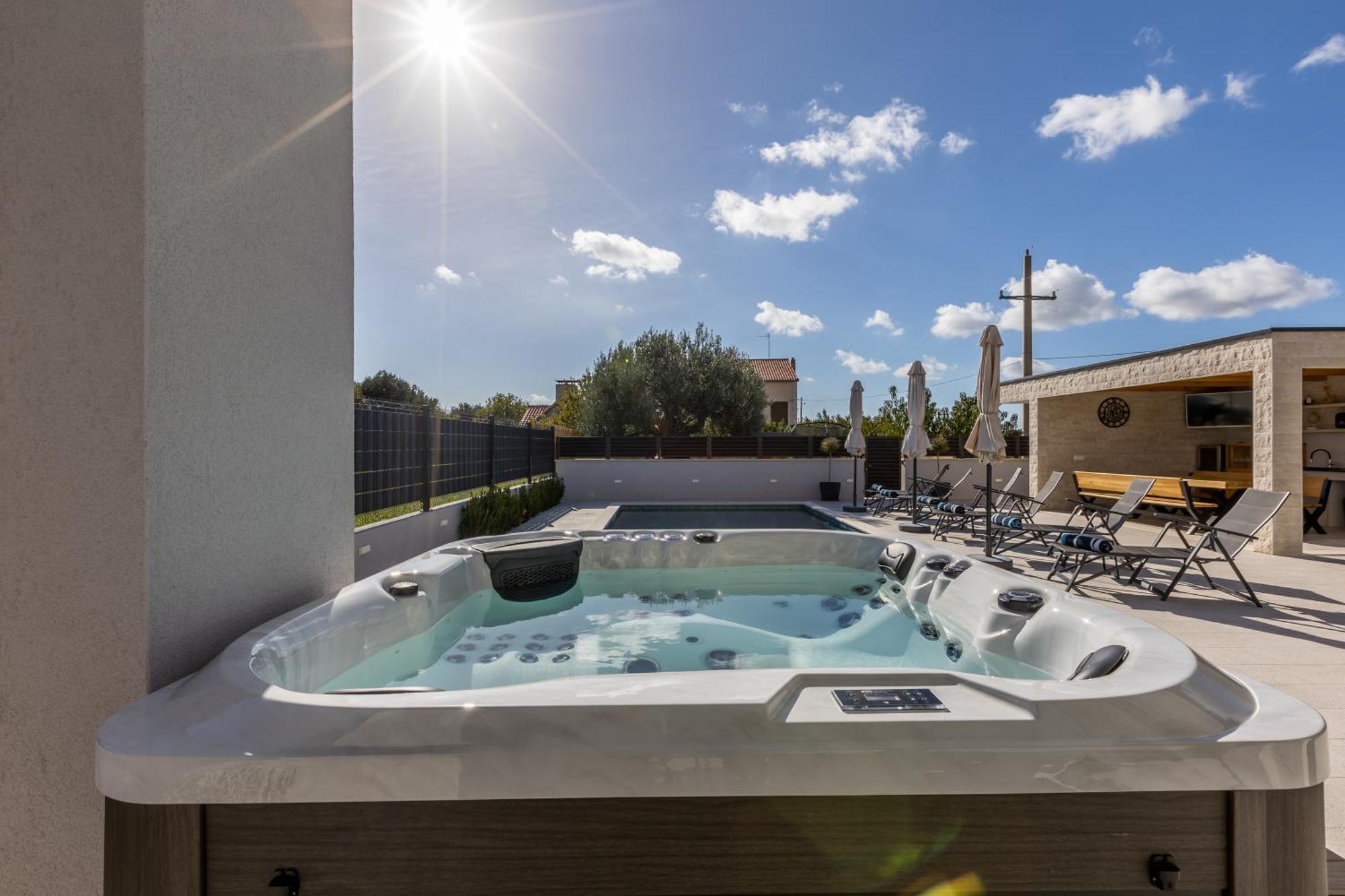 Luxury Villa Diana With Heated Pool And Jacuzzi Dograde Ngoại thất bức ảnh