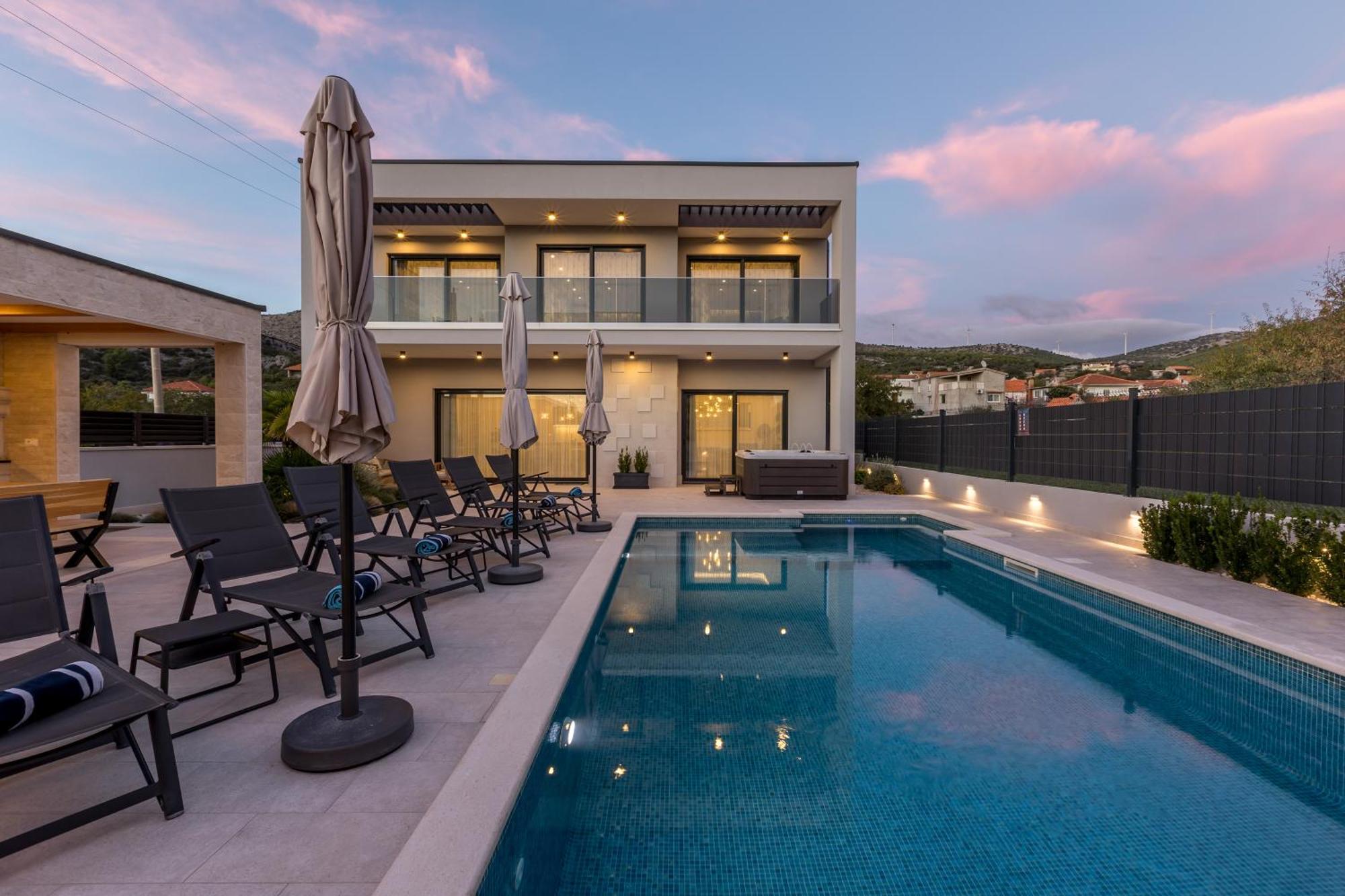Luxury Villa Diana With Heated Pool And Jacuzzi Dograde Ngoại thất bức ảnh