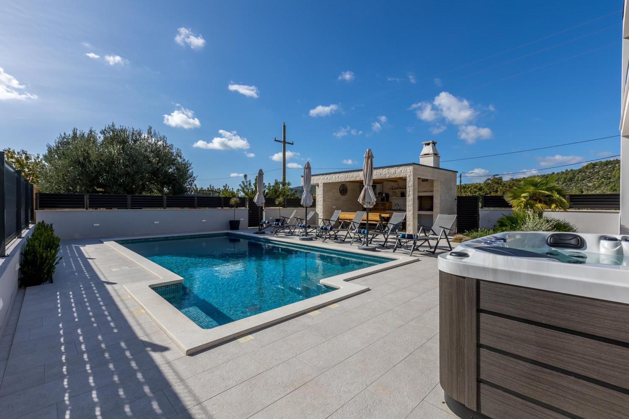 Luxury Villa Diana With Heated Pool And Jacuzzi Dograde Ngoại thất bức ảnh
