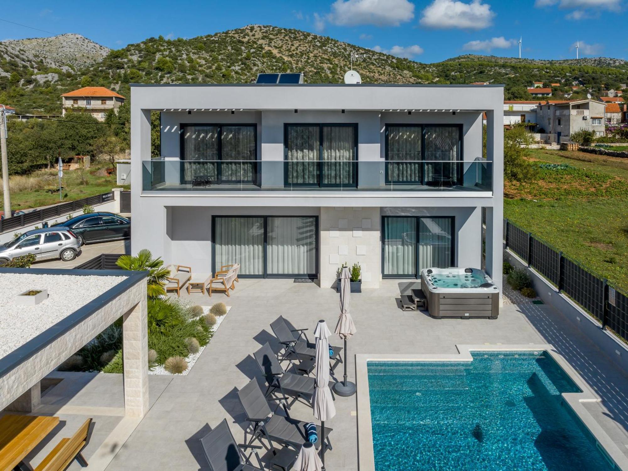 Luxury Villa Diana With Heated Pool And Jacuzzi Dograde Ngoại thất bức ảnh