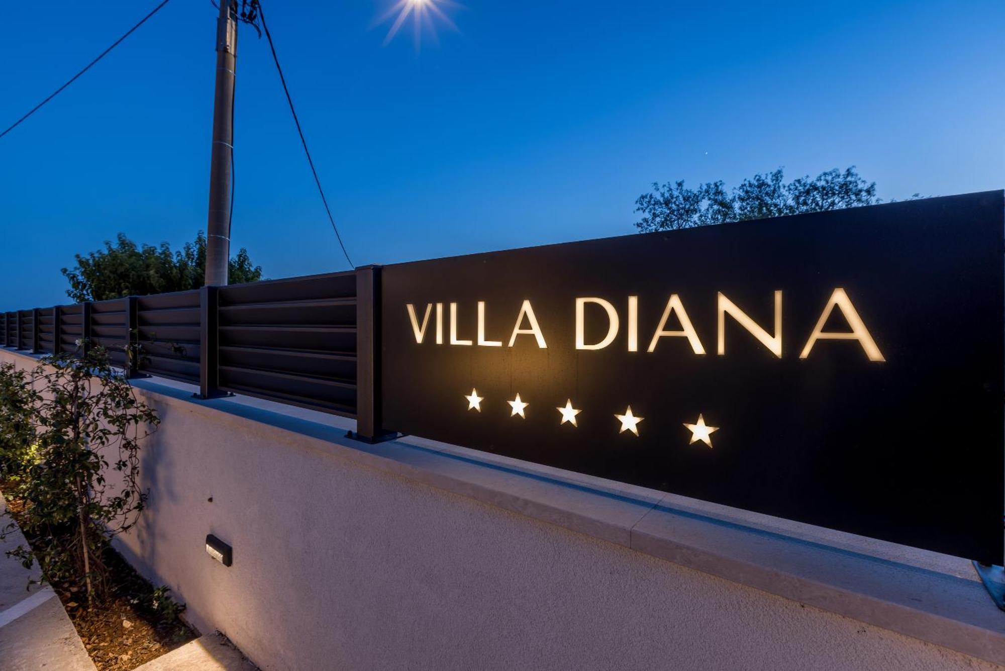 Luxury Villa Diana With Heated Pool And Jacuzzi Dograde Ngoại thất bức ảnh