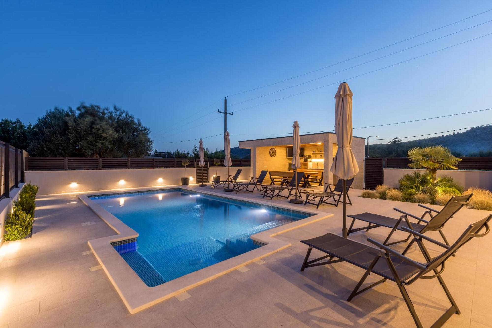 Luxury Villa Diana With Heated Pool And Jacuzzi Dograde Ngoại thất bức ảnh