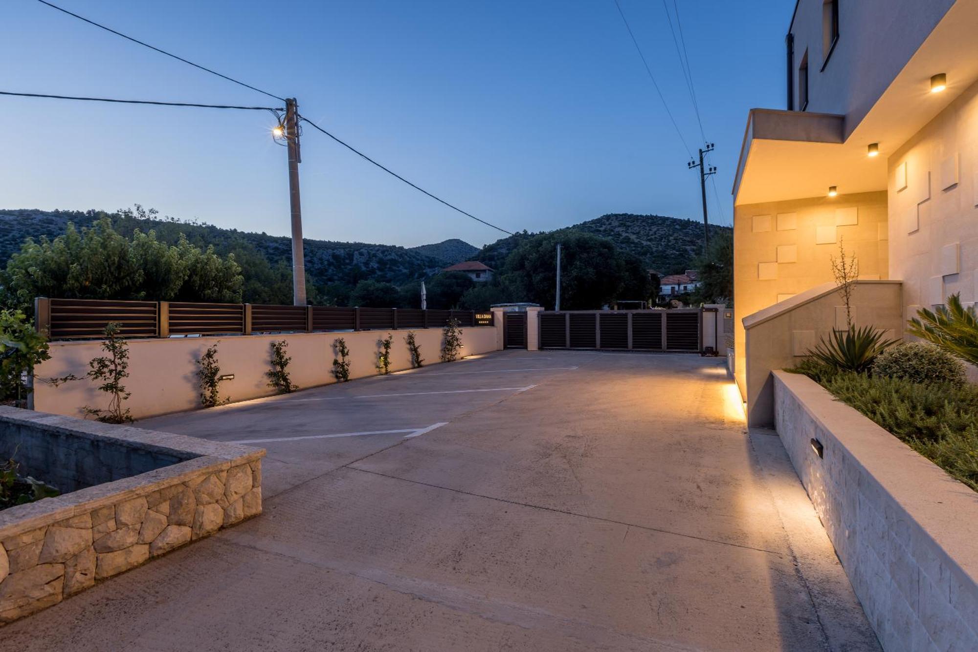 Luxury Villa Diana With Heated Pool And Jacuzzi Dograde Ngoại thất bức ảnh